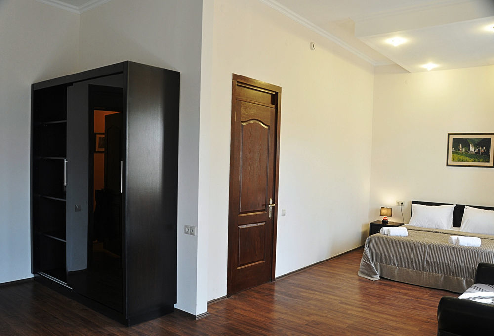 Gold Star Hotel Тбилиси Экстерьер фото